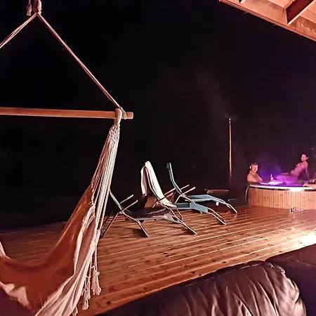 Hansel & Gretel Проживание в семье