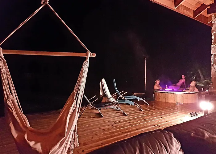 Hansel & Gretel Проживание в семье